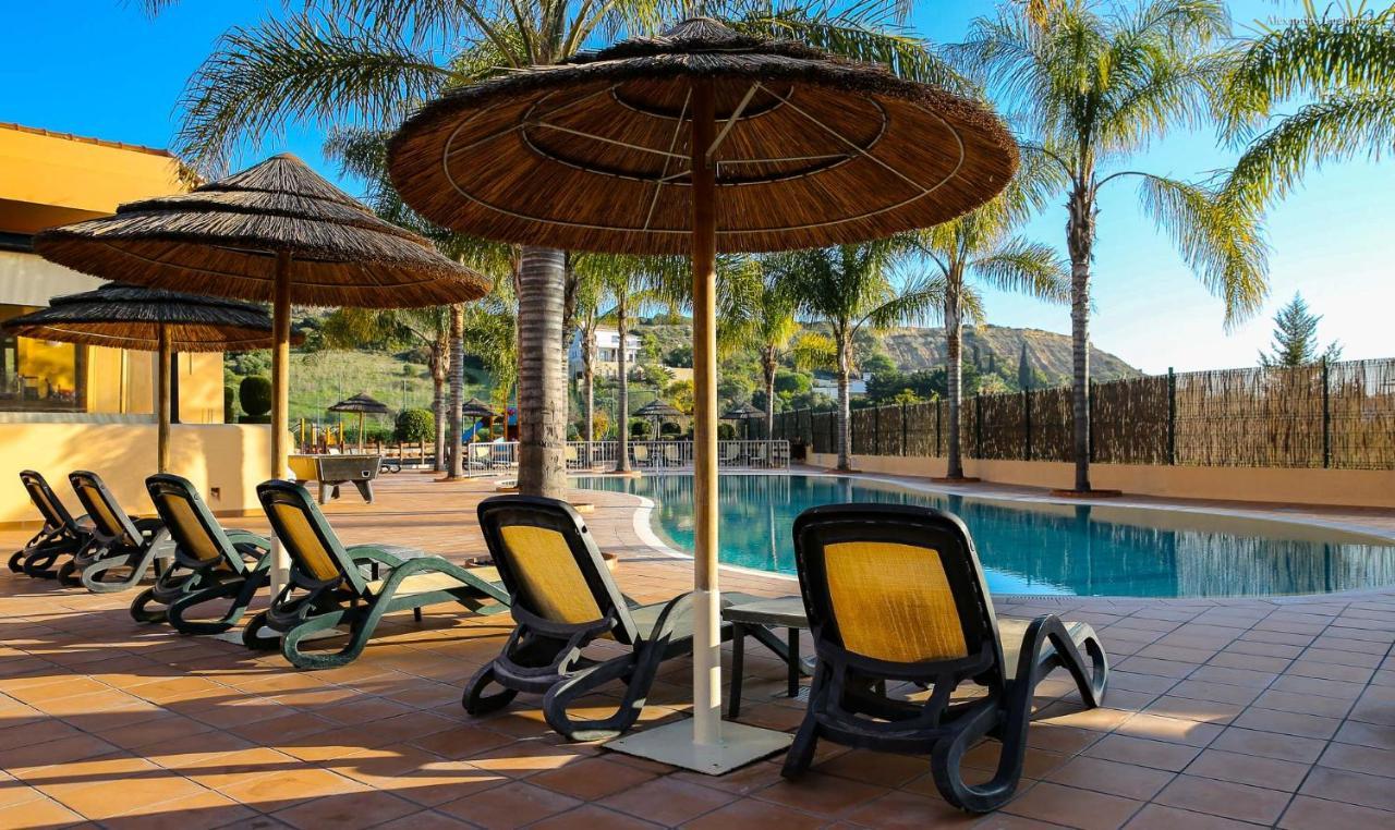 Luzbay Pool Apartments 外观 照片